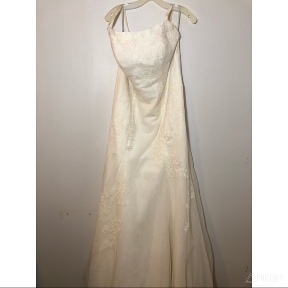 Vera Wang | Low Back Mermaid Wedding Dress - Picture 5 of 8